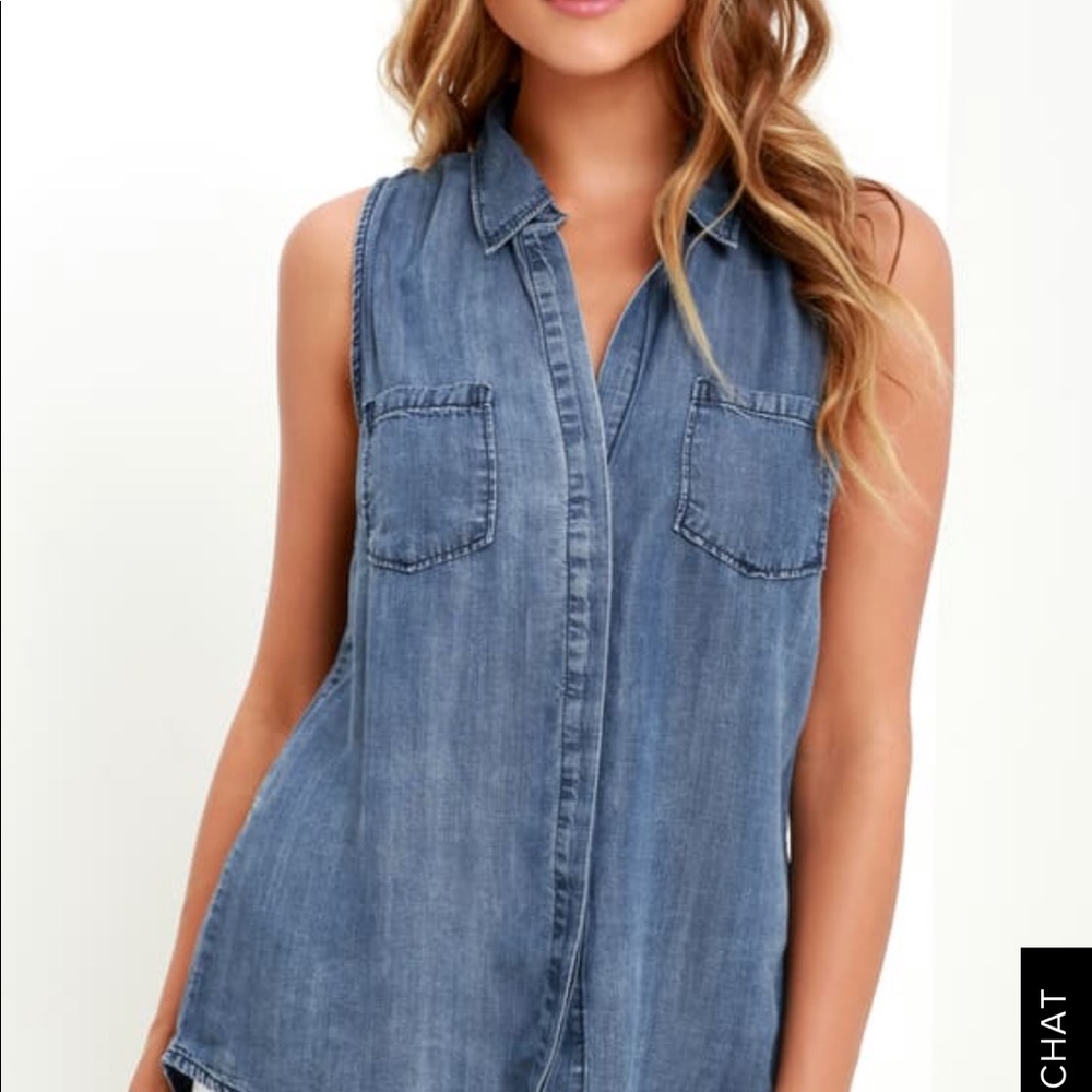 Lulu’s COURTESY COLLAR BLUE CHAMBRAY TOP